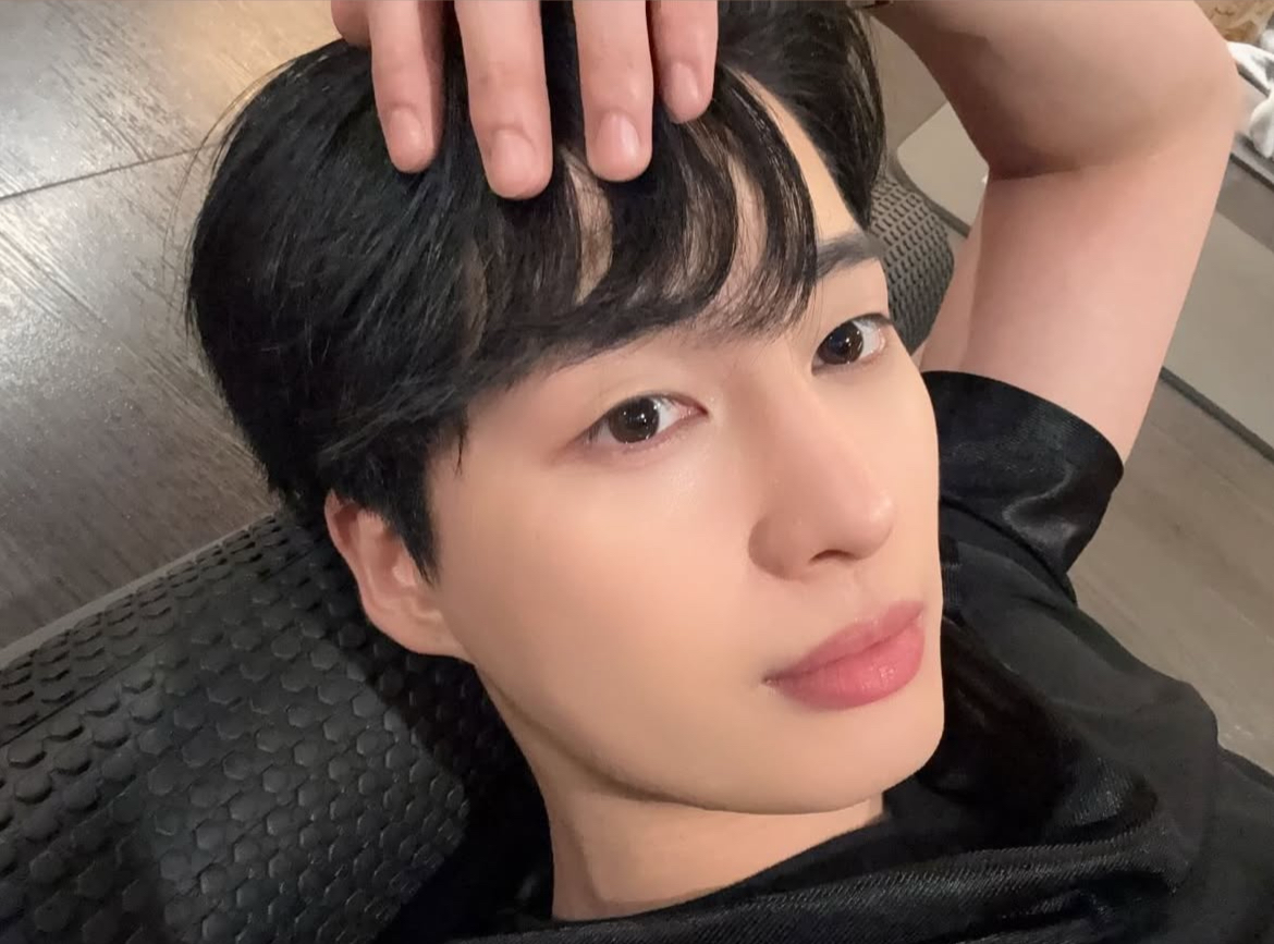 A moment captured by UP10TION's fan