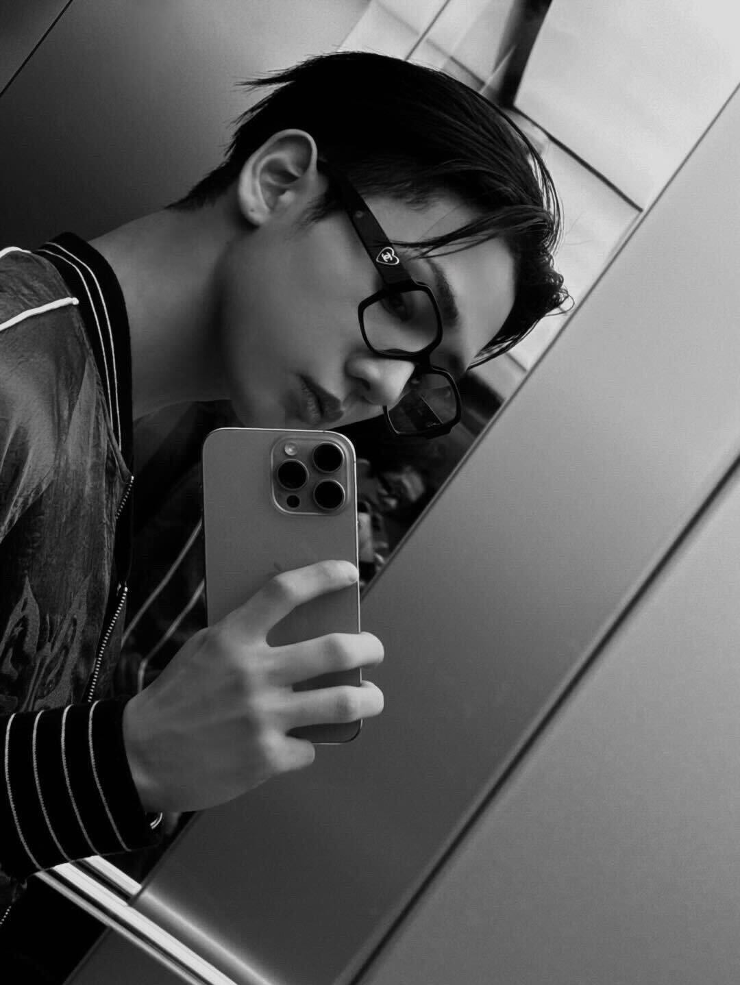 ミョン・ジェヒョン (BOYNEXTDOOR)の舞台裏ショット