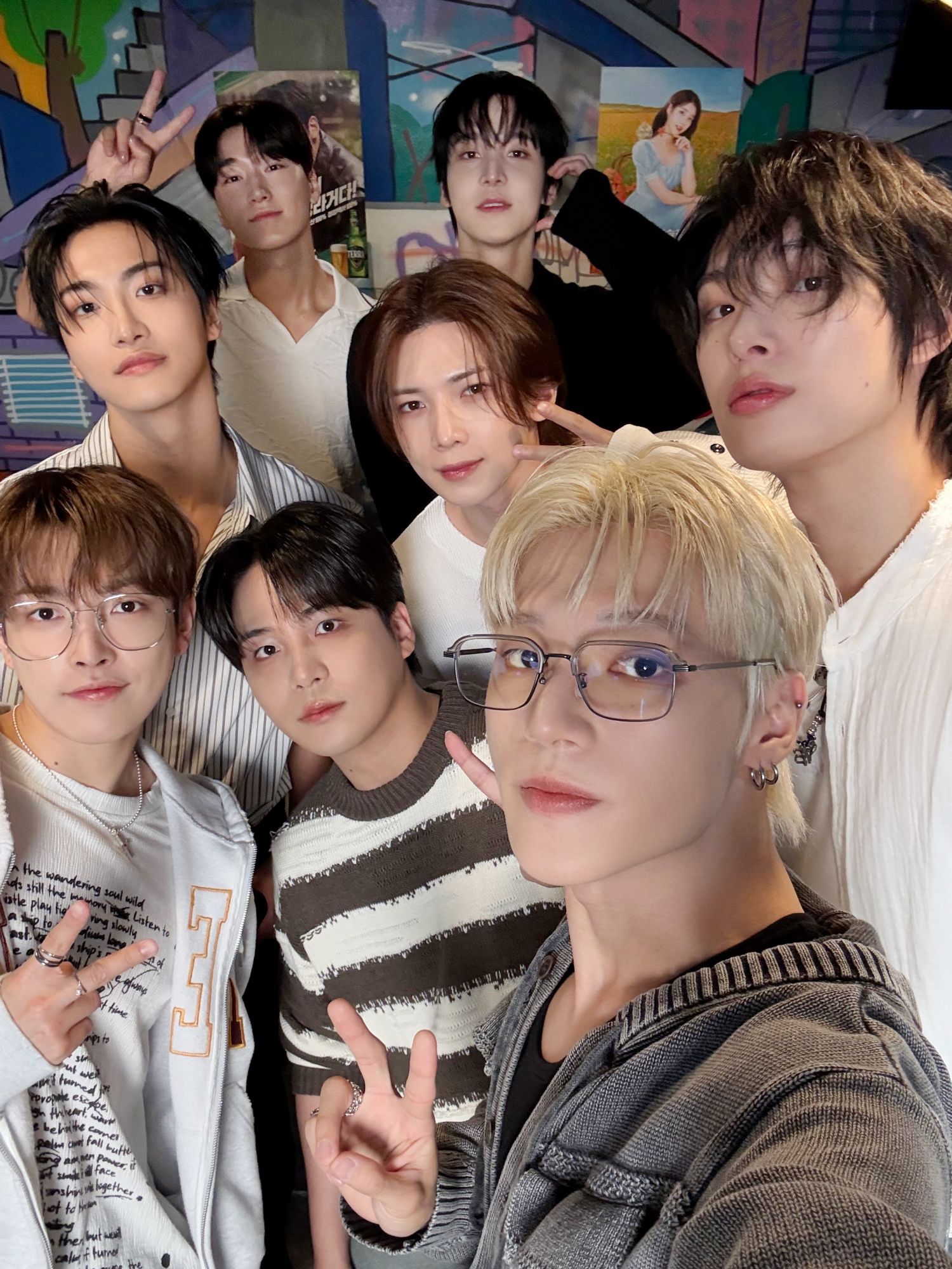 Behind-the-scenes cut of ATEEZ