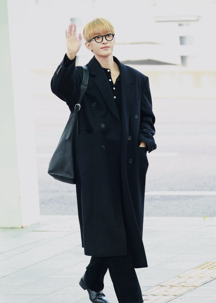 Foto terbaru DK (SEVENTEEN)