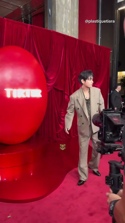 Latest photo of V (BTS)