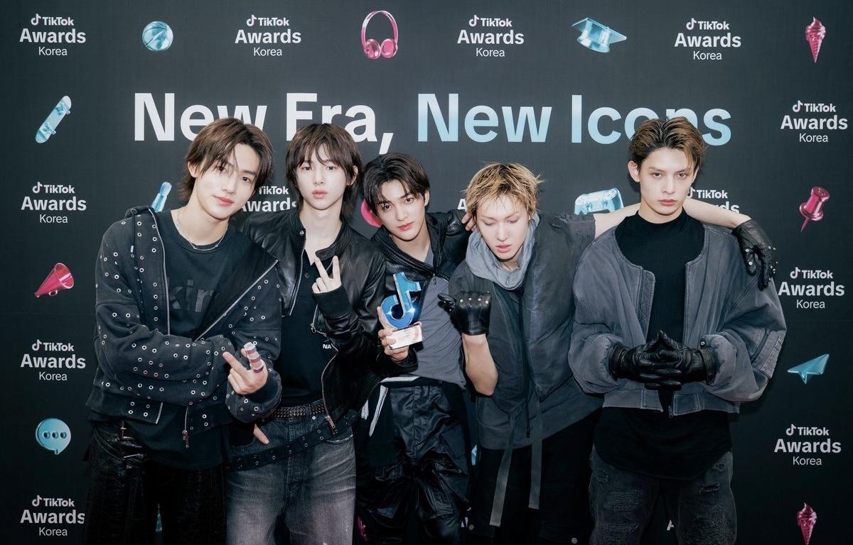 Behind-the-scenes cut of CORTIS