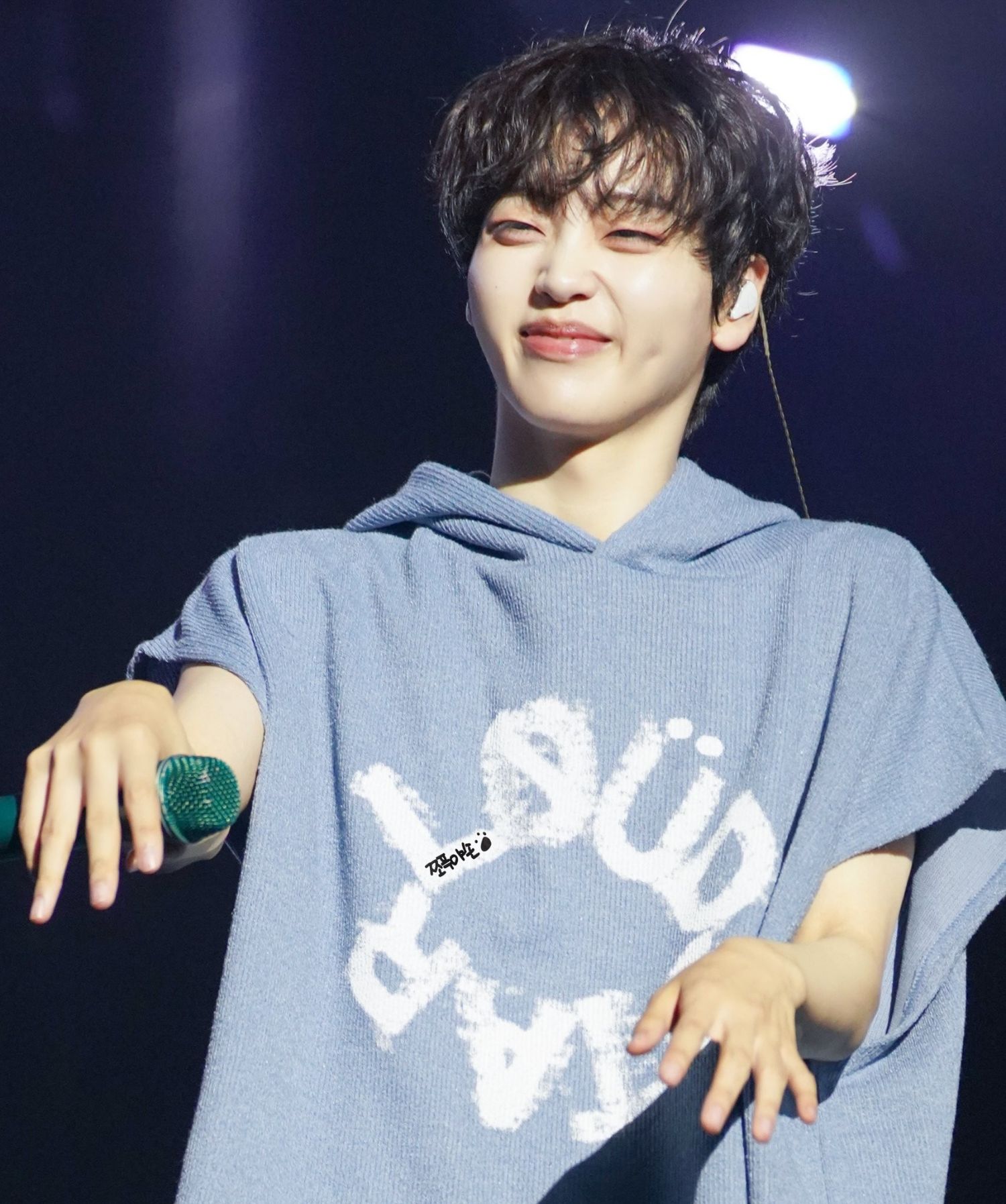 Latest photo of Hyeongjun (CRAVITY)