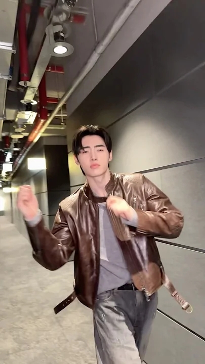 Recent activity shot of Sunghoon (ENHYPEN)