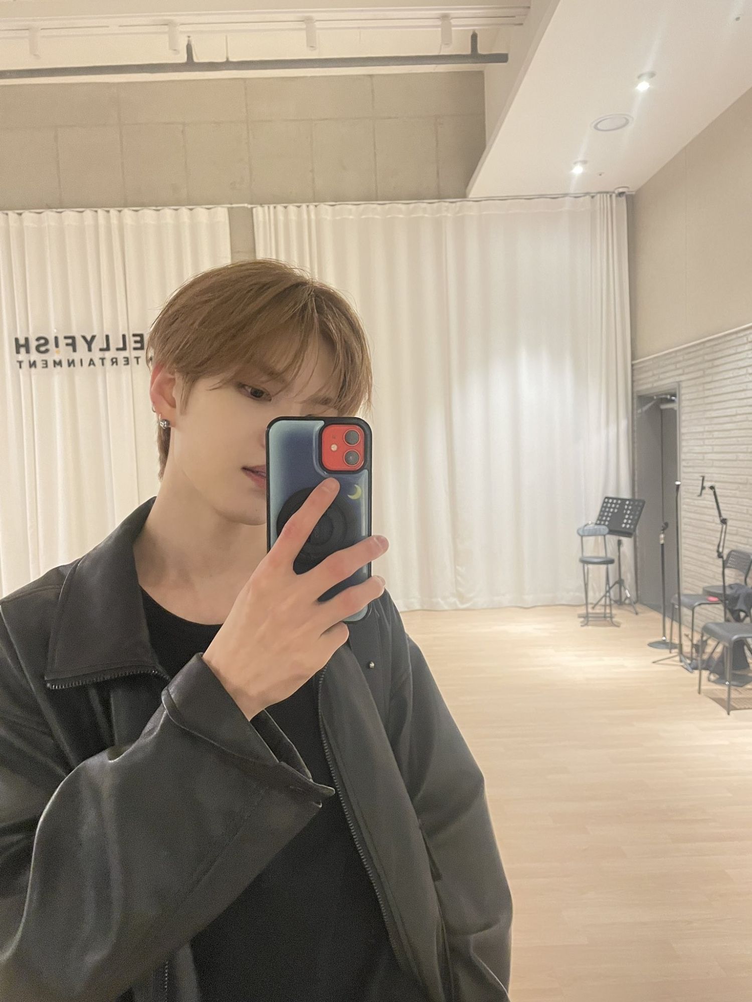 Behind-the-scenes cut of Gyehyeon (VERIVERY)