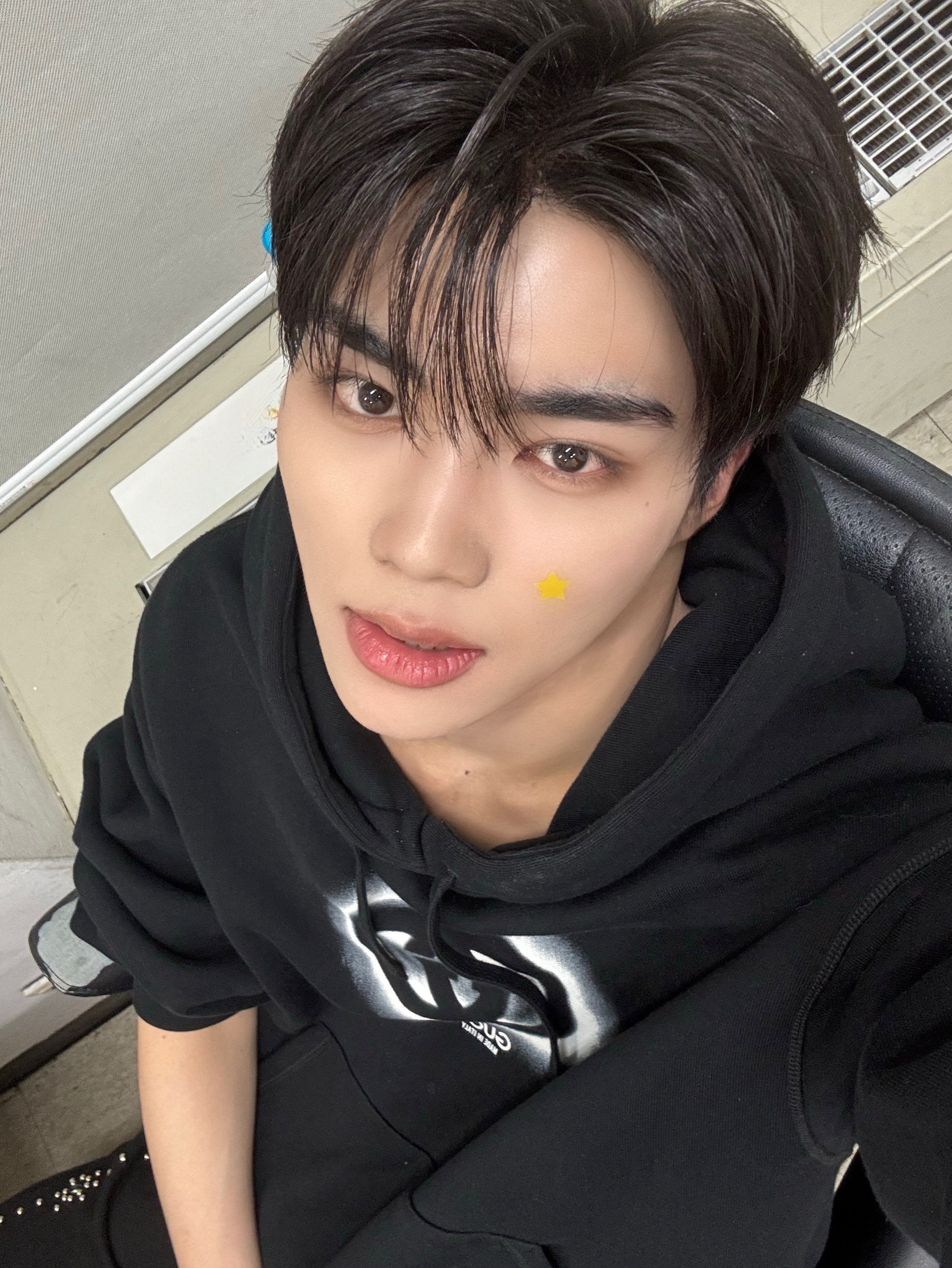 Latest photo of Park Gunwook (ZEROBASEONE)