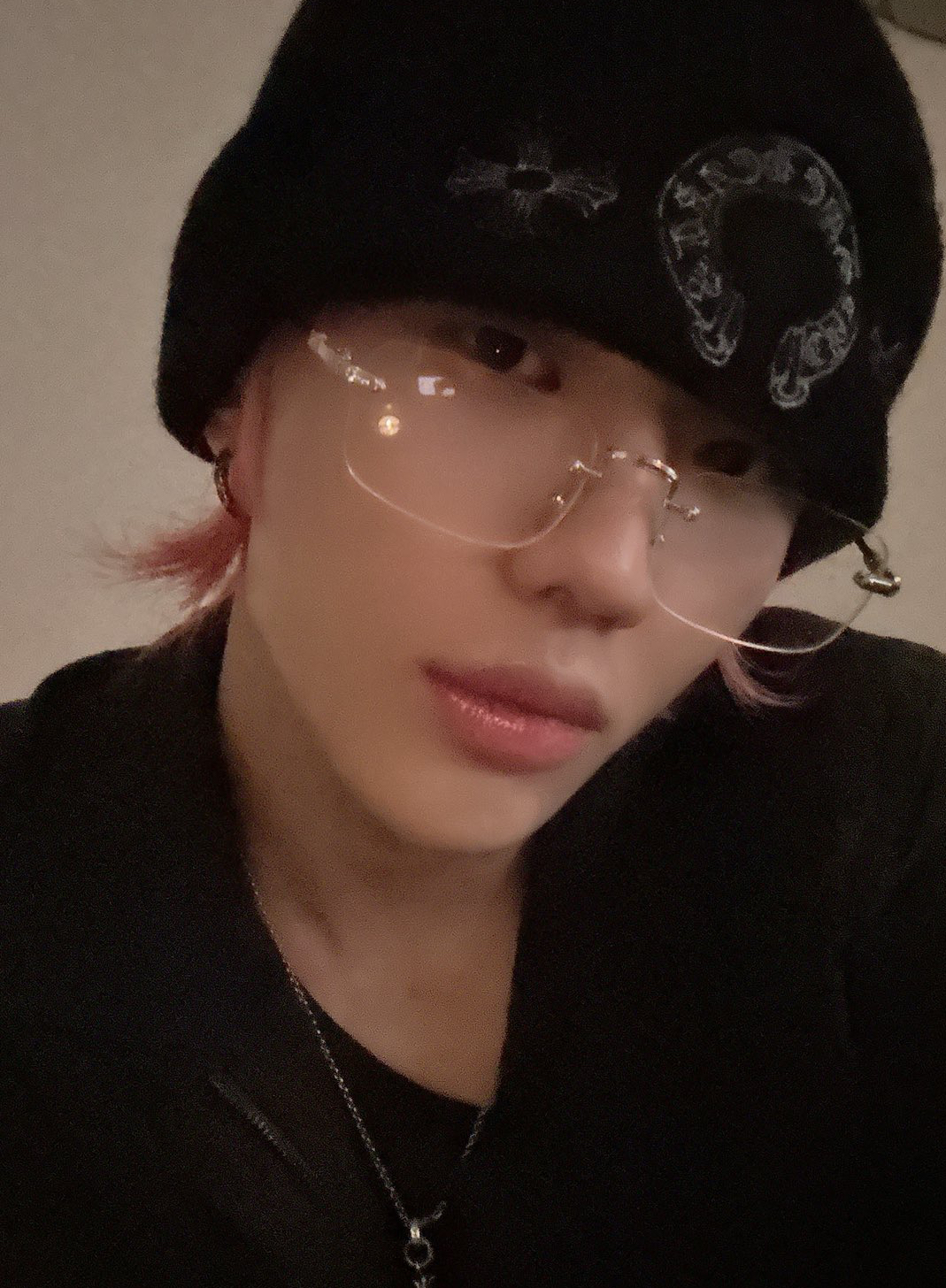 Behind-the-scenes cut of Junhyeok (TNX)