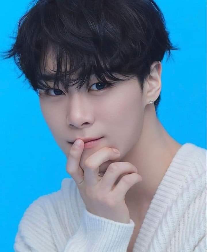 Behind-the-scenes cut of Moonbin (ASTRO)