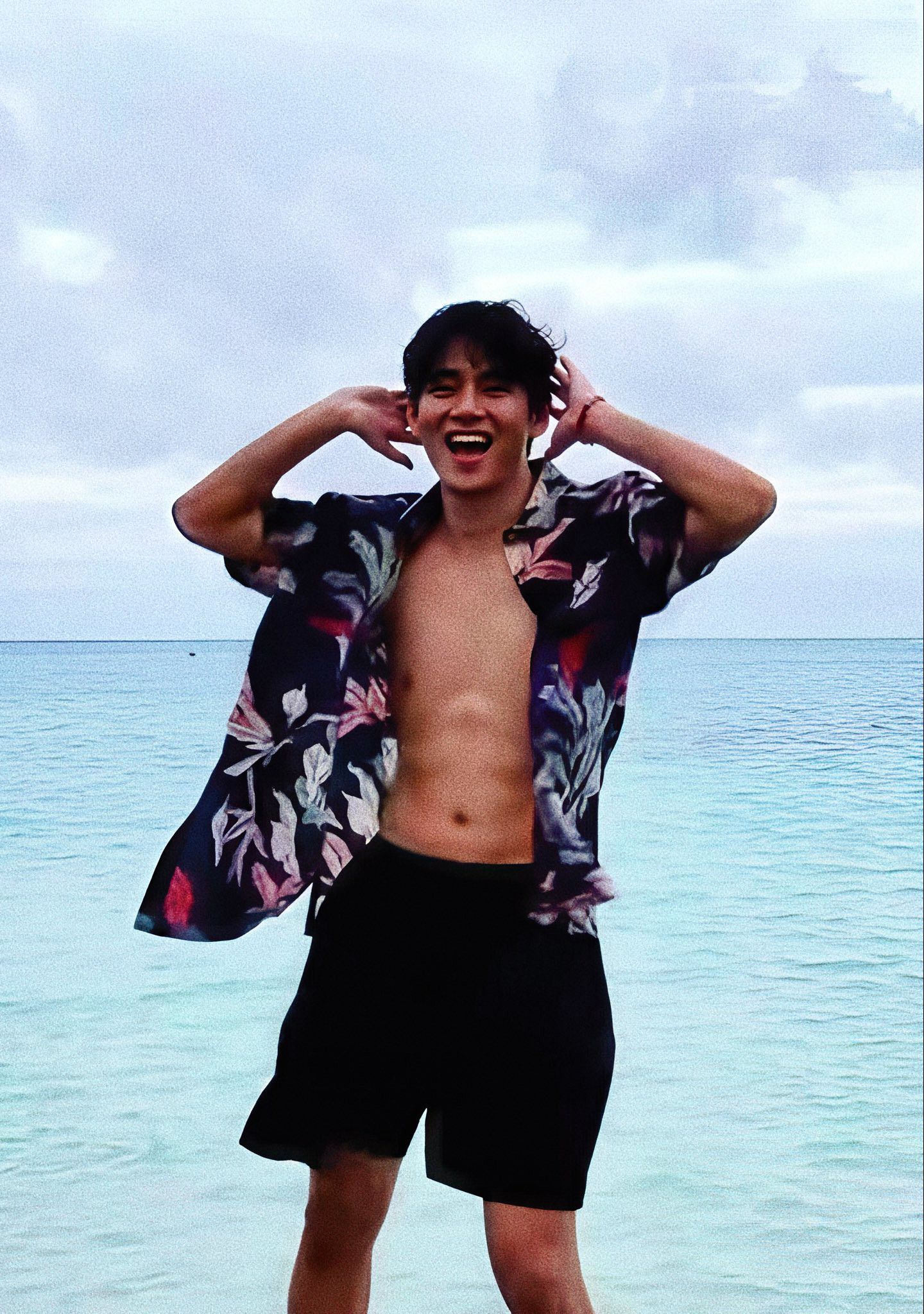 뷔 (방탄소년단)의 비하인드 컷