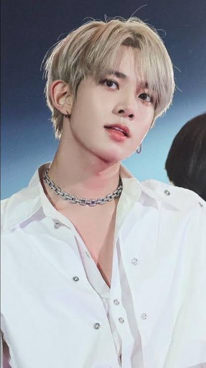 Fandom-recommended wallpaper image of Heeseung (ENHYPEN)