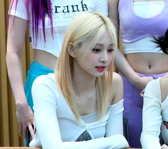 子瑜 (TWICE)的最新活动照片