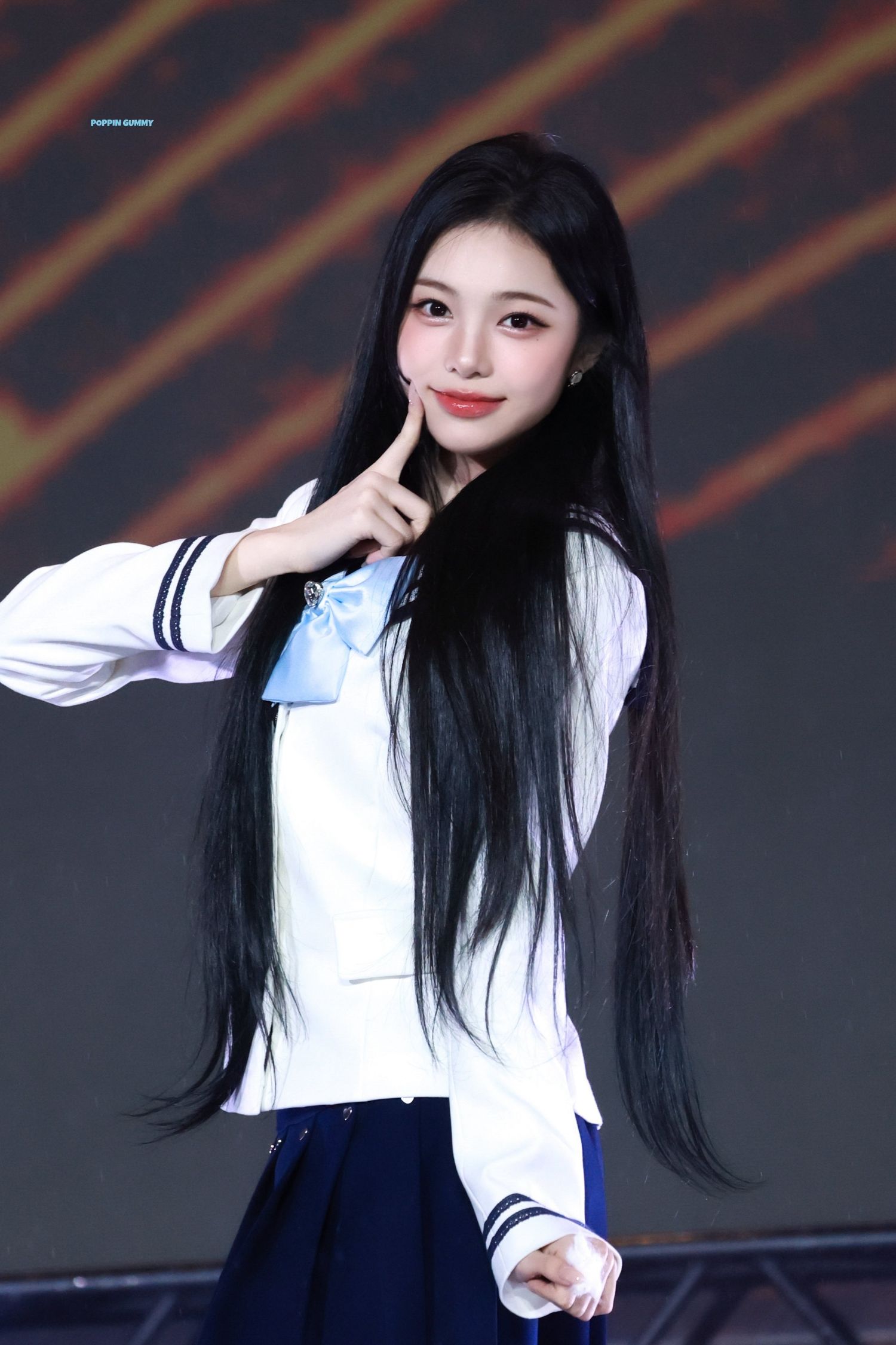 Behind-the-scenes cut of Ian (Hearts2Hearts)