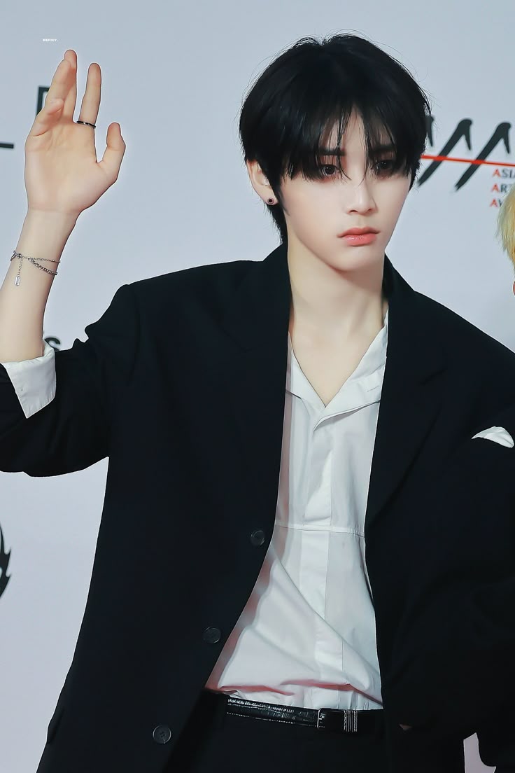 Behind-the-scenes cut of Taesan (BOYNEXTDOOR)