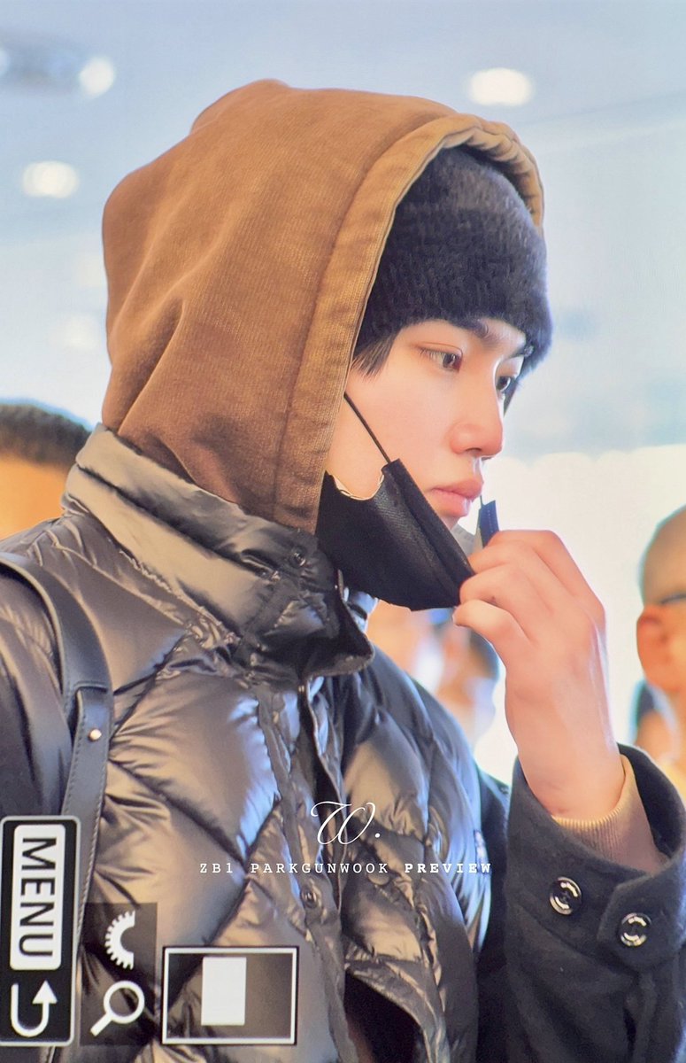 Foto aktivitas terbaru Park Gunwook (ZEROBASEONE)