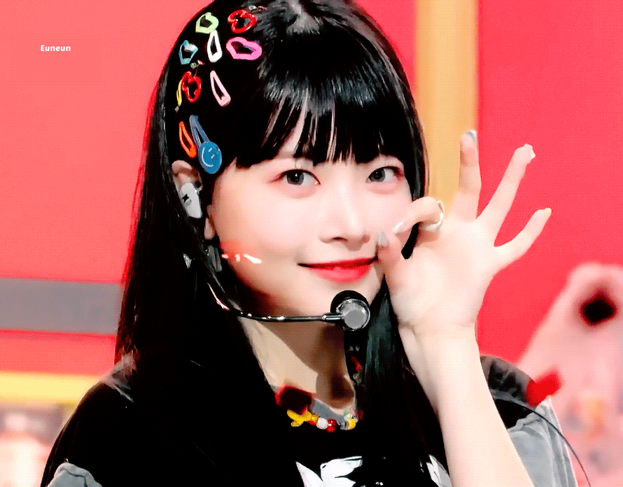 Latest photo of Hong Eunchae (LE SSERAFIM)