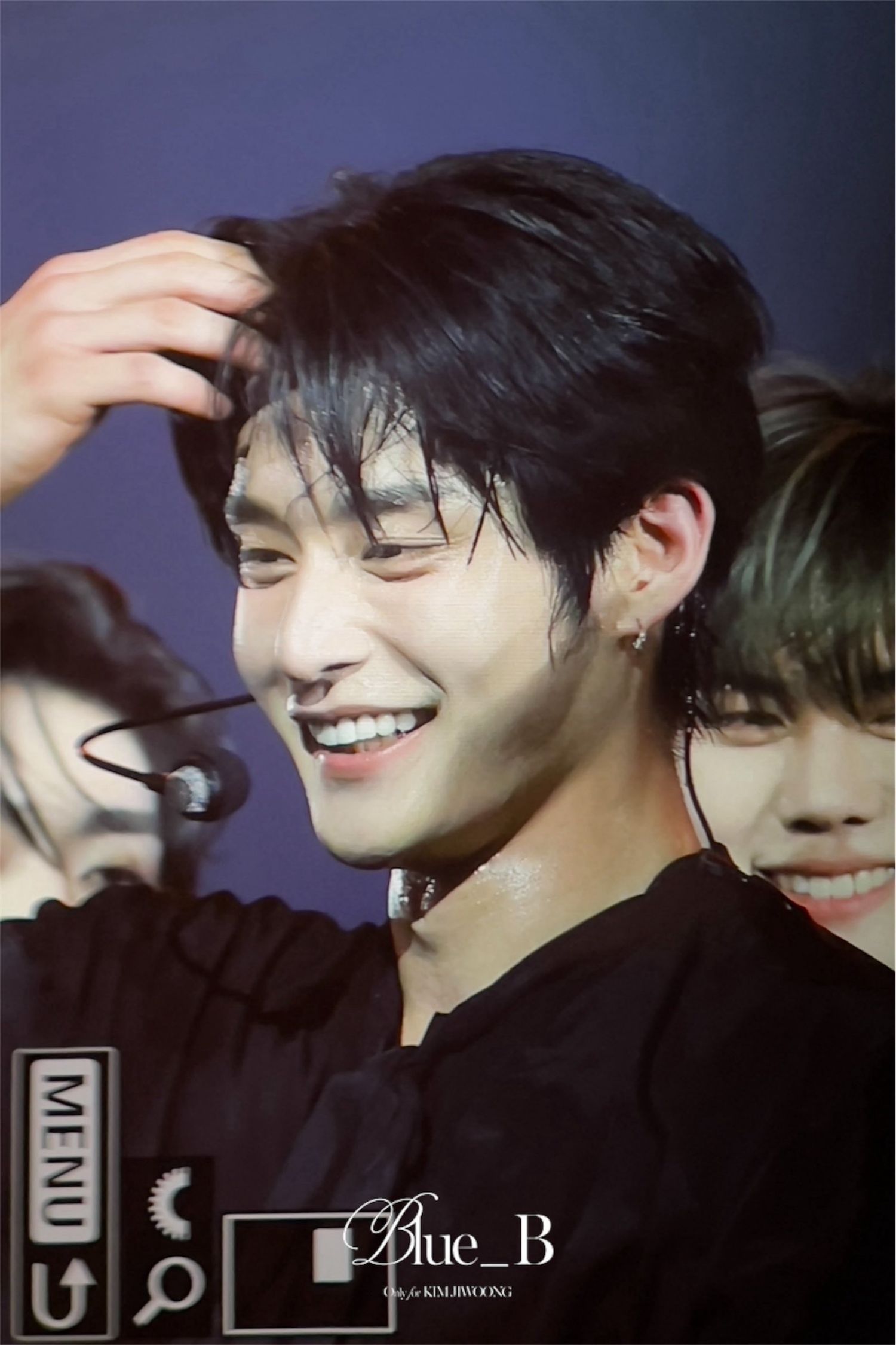 A moment captured by Kim Jiwoong (ZEROBASEONE)'s fan