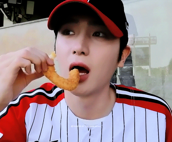 Latest photo of Hyunjae (THE BOYZ)