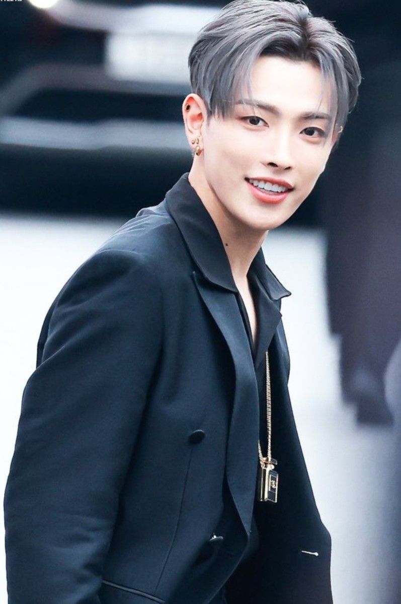 弘中 (ATEEZ)的幕后花絮