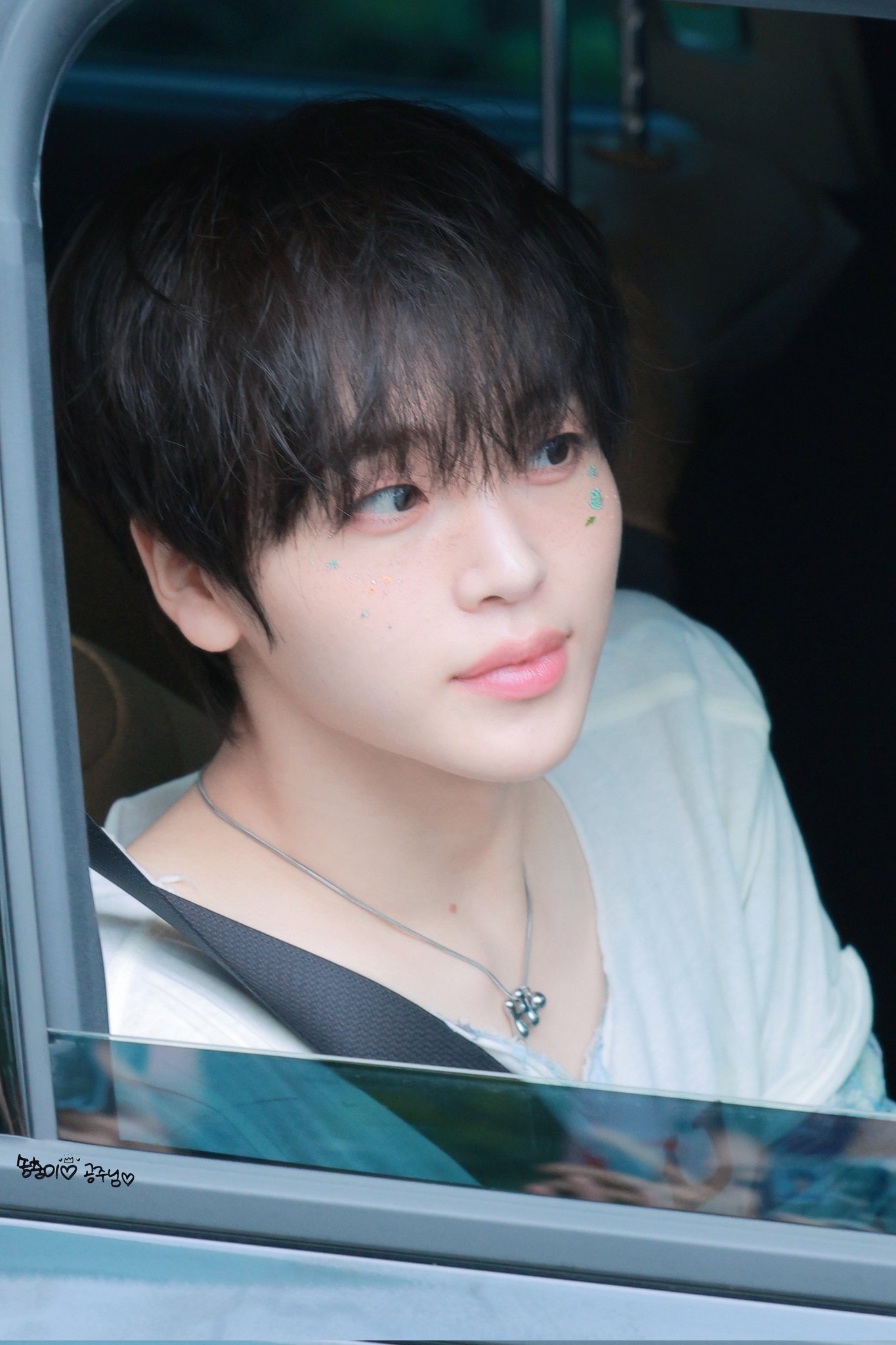 Latest photo of Hyeongjun (CRAVITY)