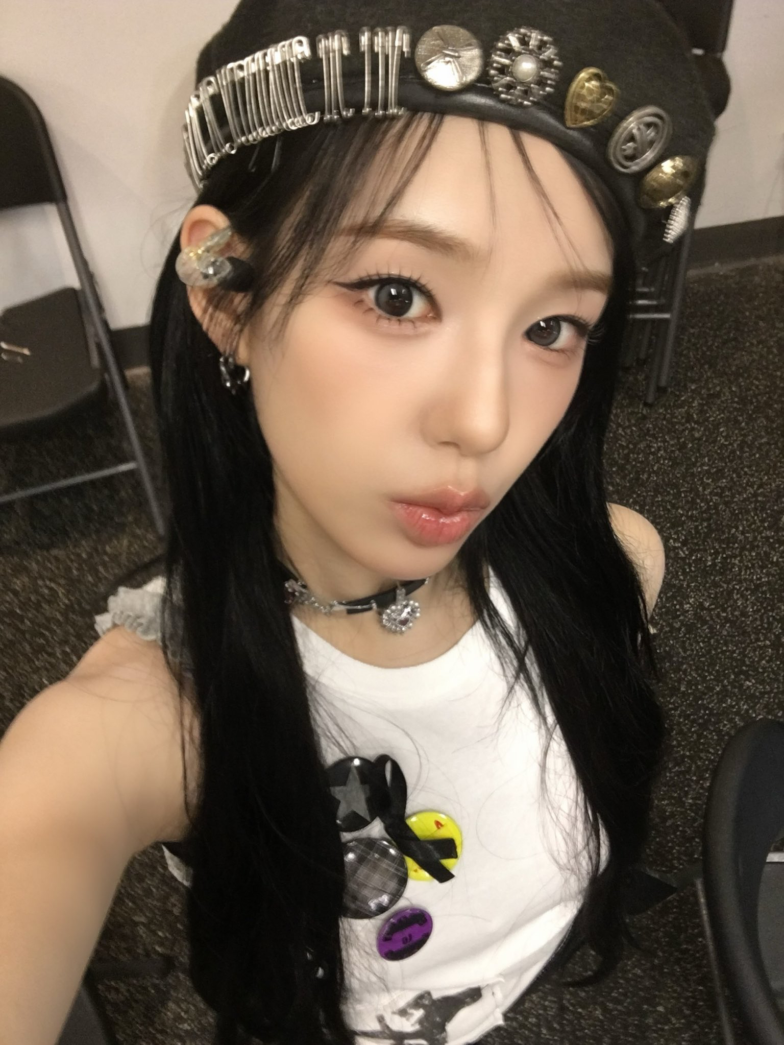 Behind-the-scenes cut of Ryu Sarang (izna)