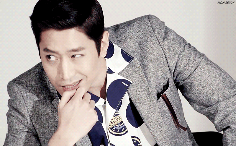 Behind-the-scenes cut of SHINHWA