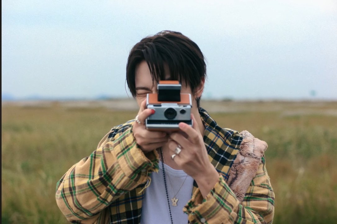 Behind-the-scenes cut of Lee Leo (ALPHA DRIVE ONE)