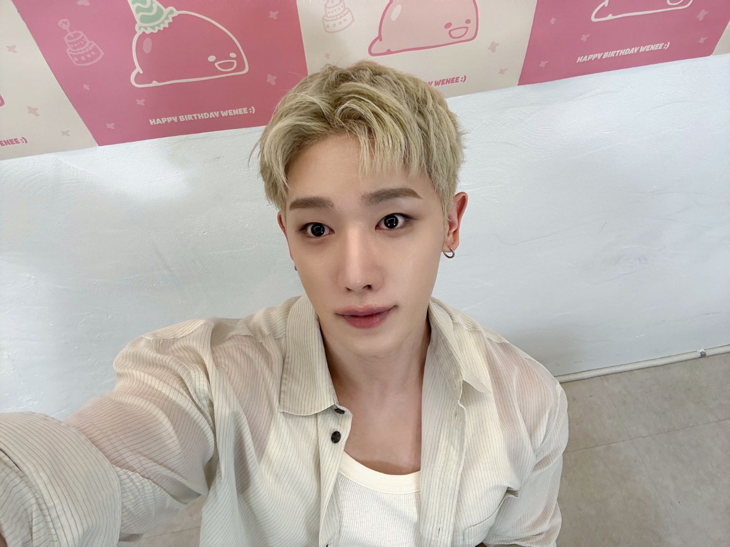 A moment captured by Wonho's fan