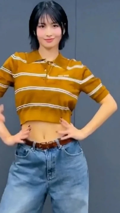 Momo (TWICE)的幕後花絮