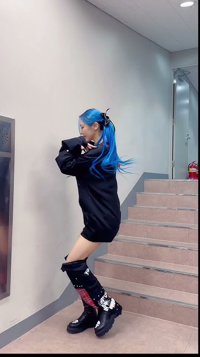 A moment captured by DREAMCATCHER's fan