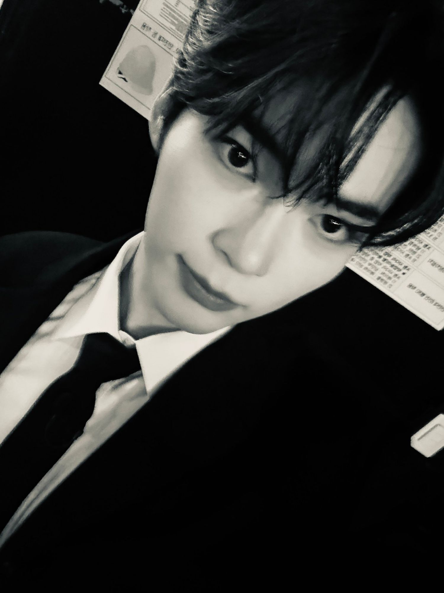 Behind-the-scenes cut of Sung Hanbin (ZEROBASEONE)