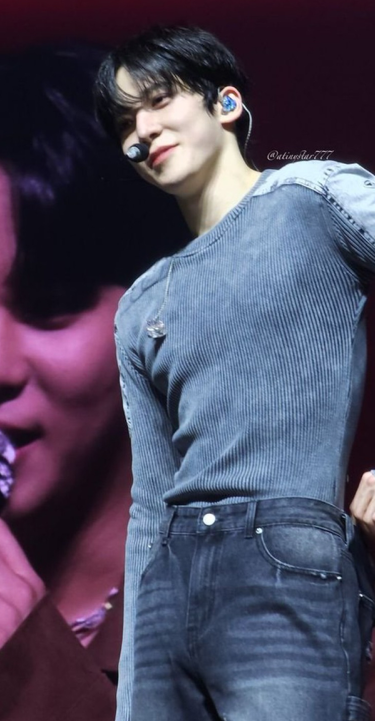 Today's most popular wallpaper in the Yunho (ATEEZ) community