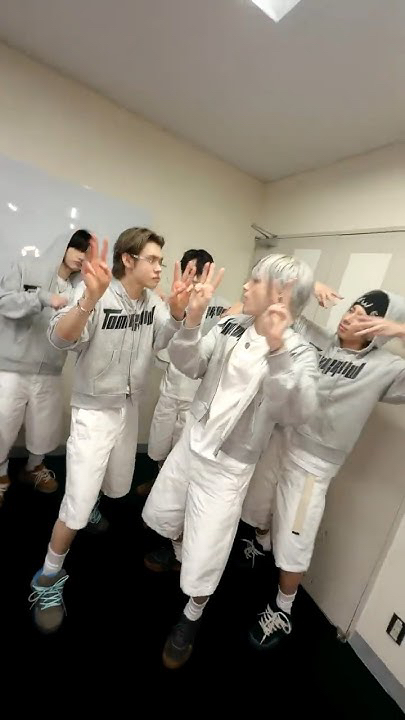 A heartfelt wallpaper shared by TOMORROW X TOGETHER's fans