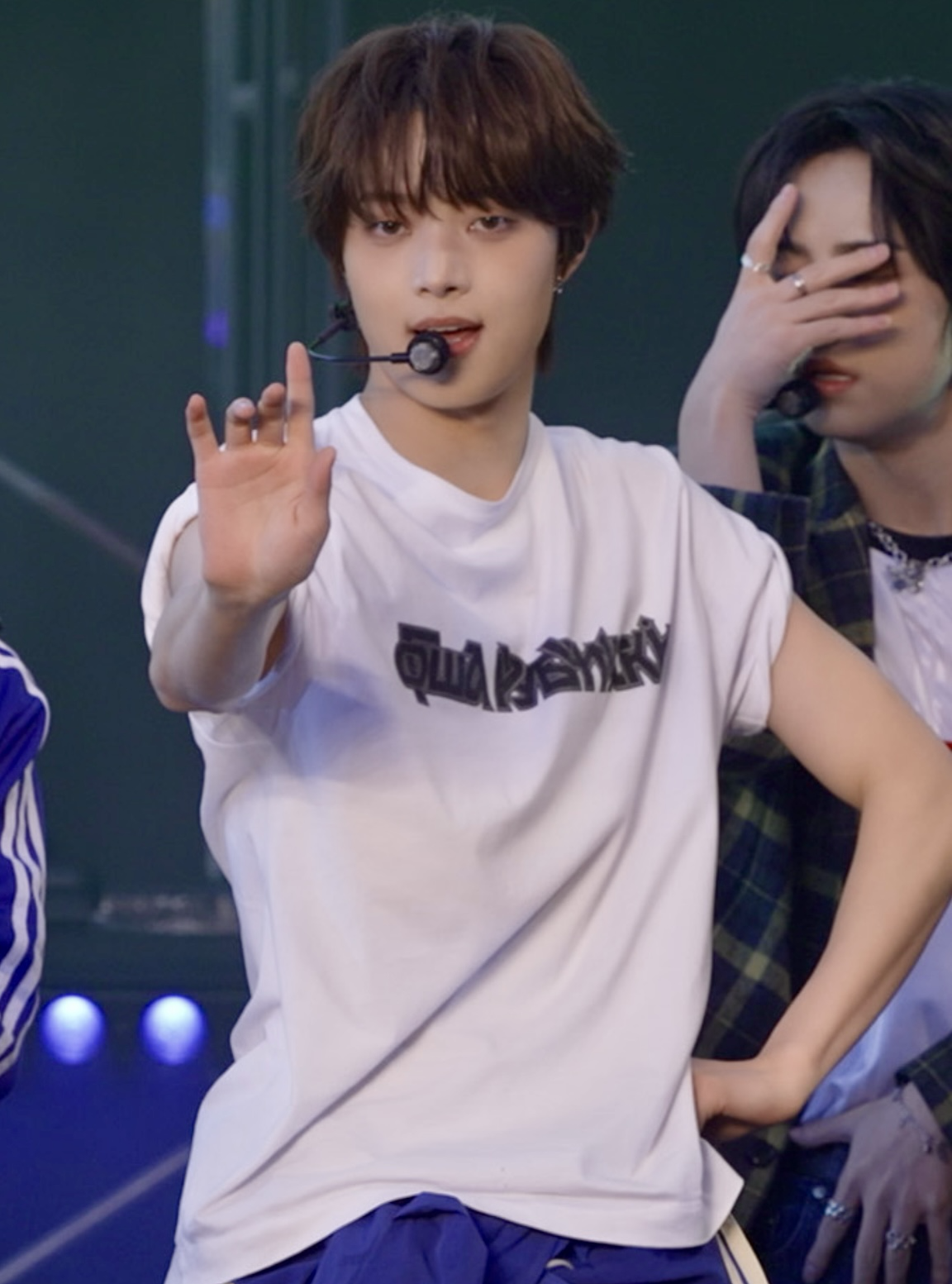 Latest photo of EJ (&TEAM)