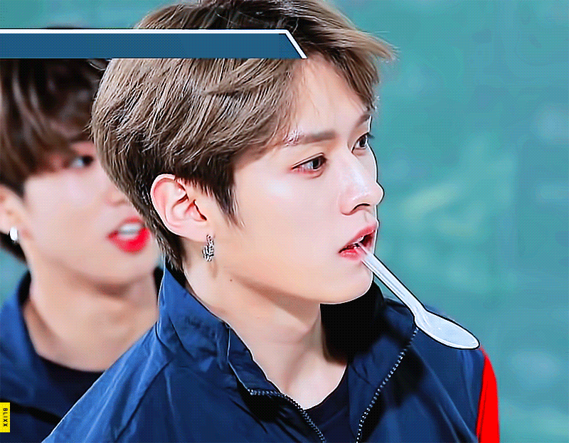 A moment captured by Lee Know (Stray Kids)'s fan