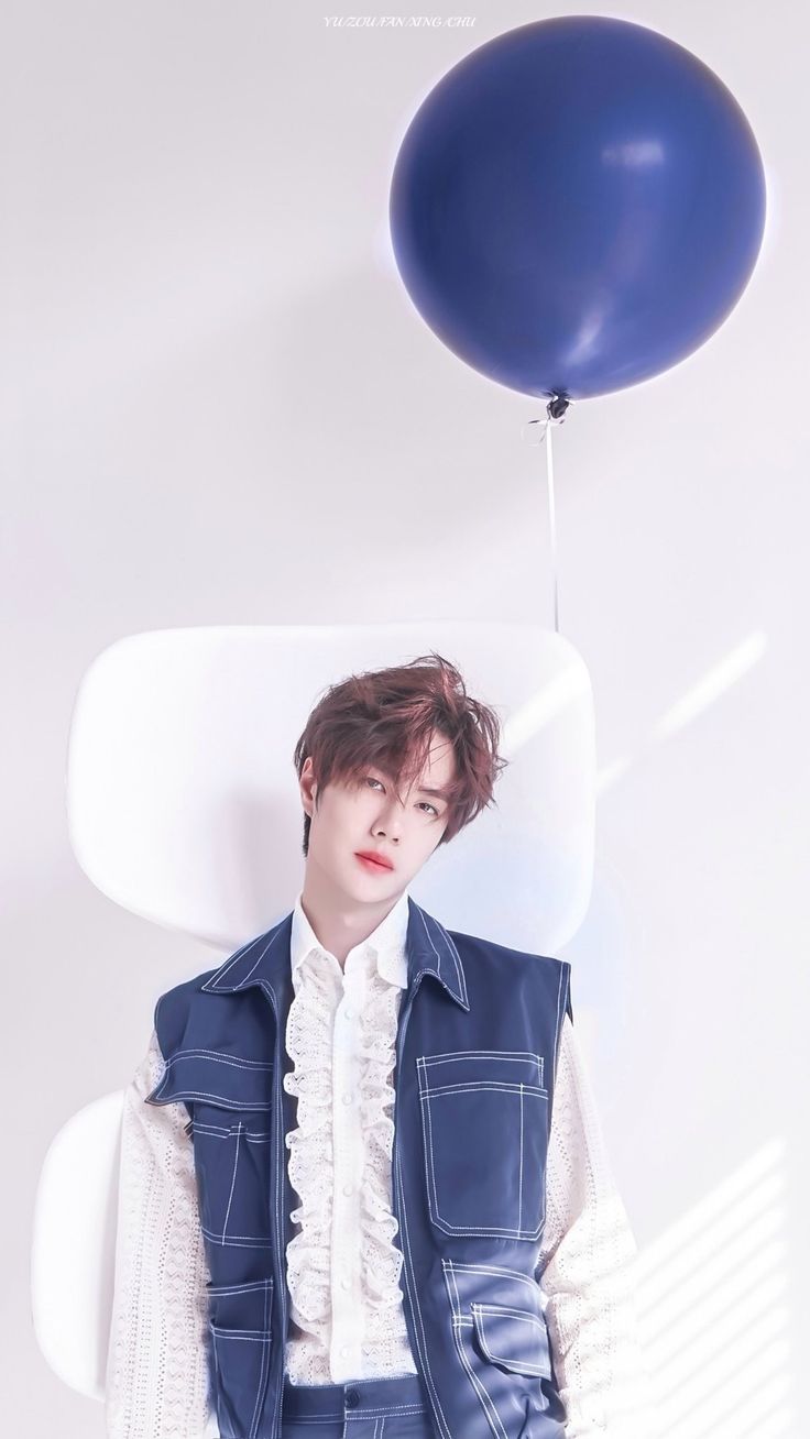 A heartfelt wallpaper shared by Wang Yibo's fans