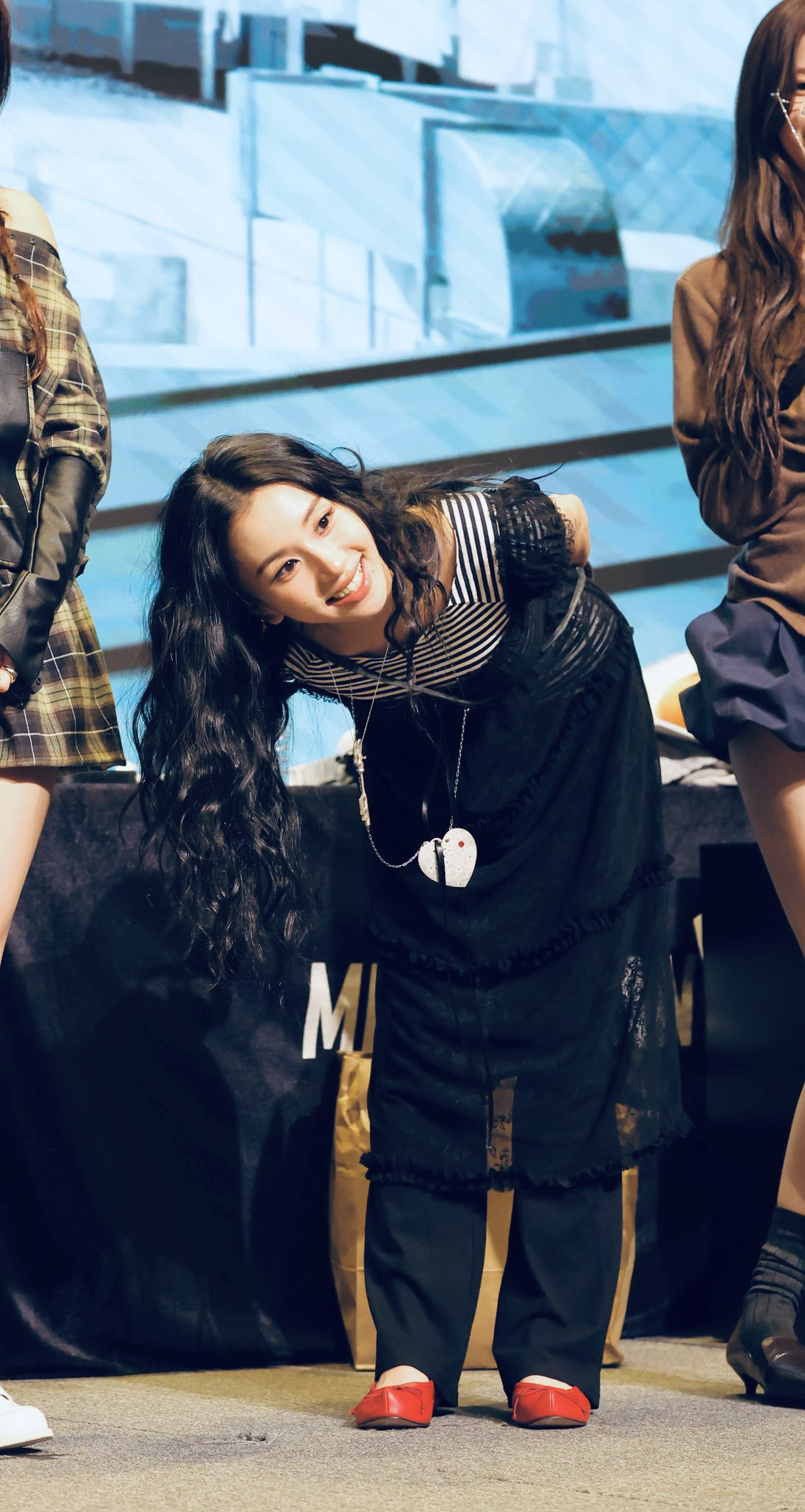 Today's most popular wallpaper in the Chaeyoung (TWICE) community