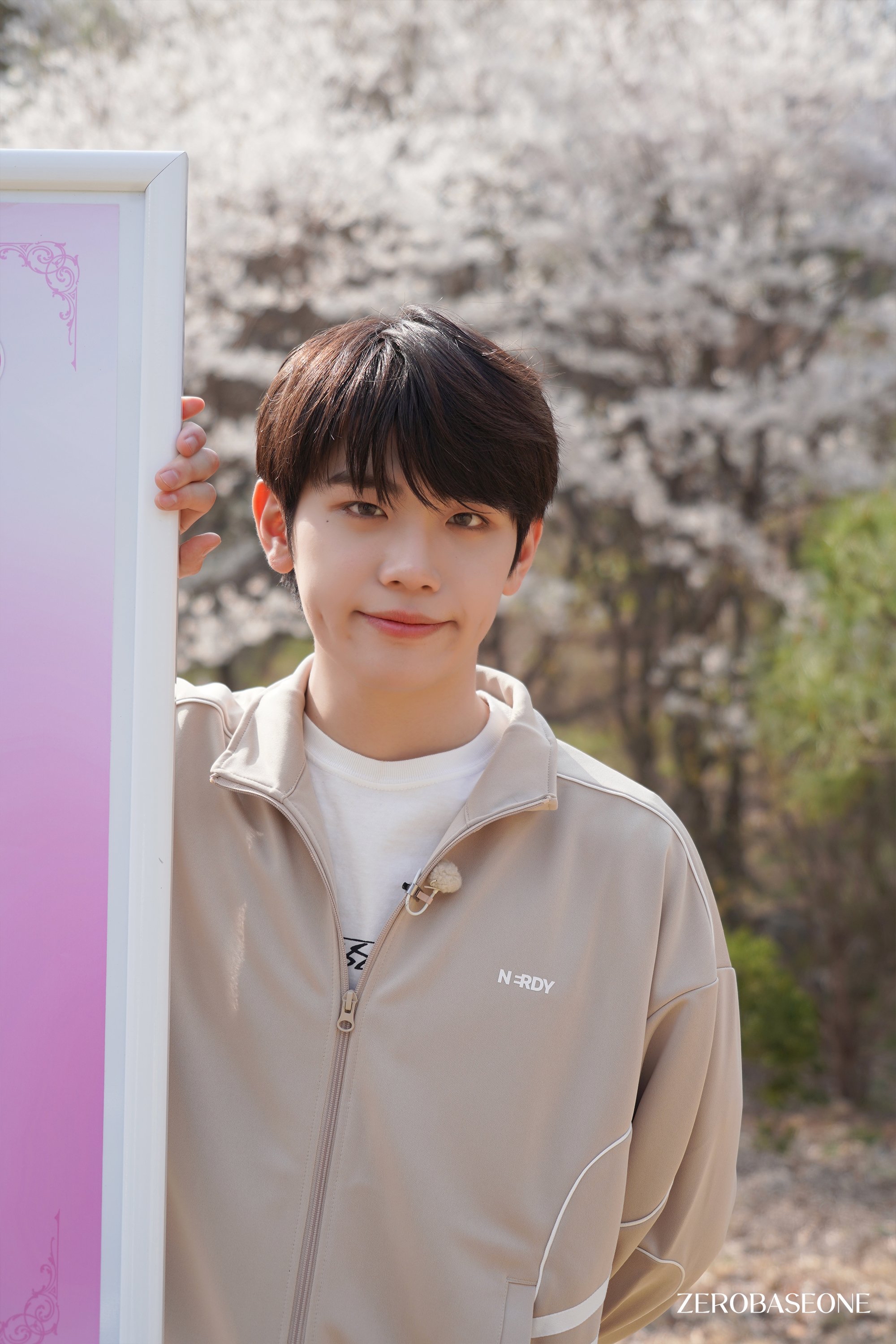 Latest photo of Kim Taerae (ZEROBASEONE)