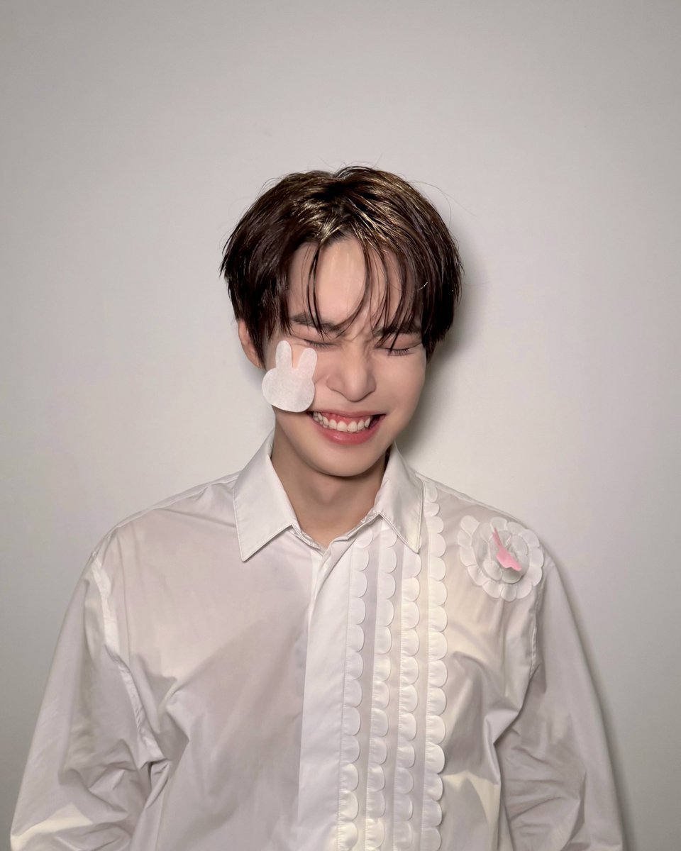 Behind-the-scenes cut of NCT