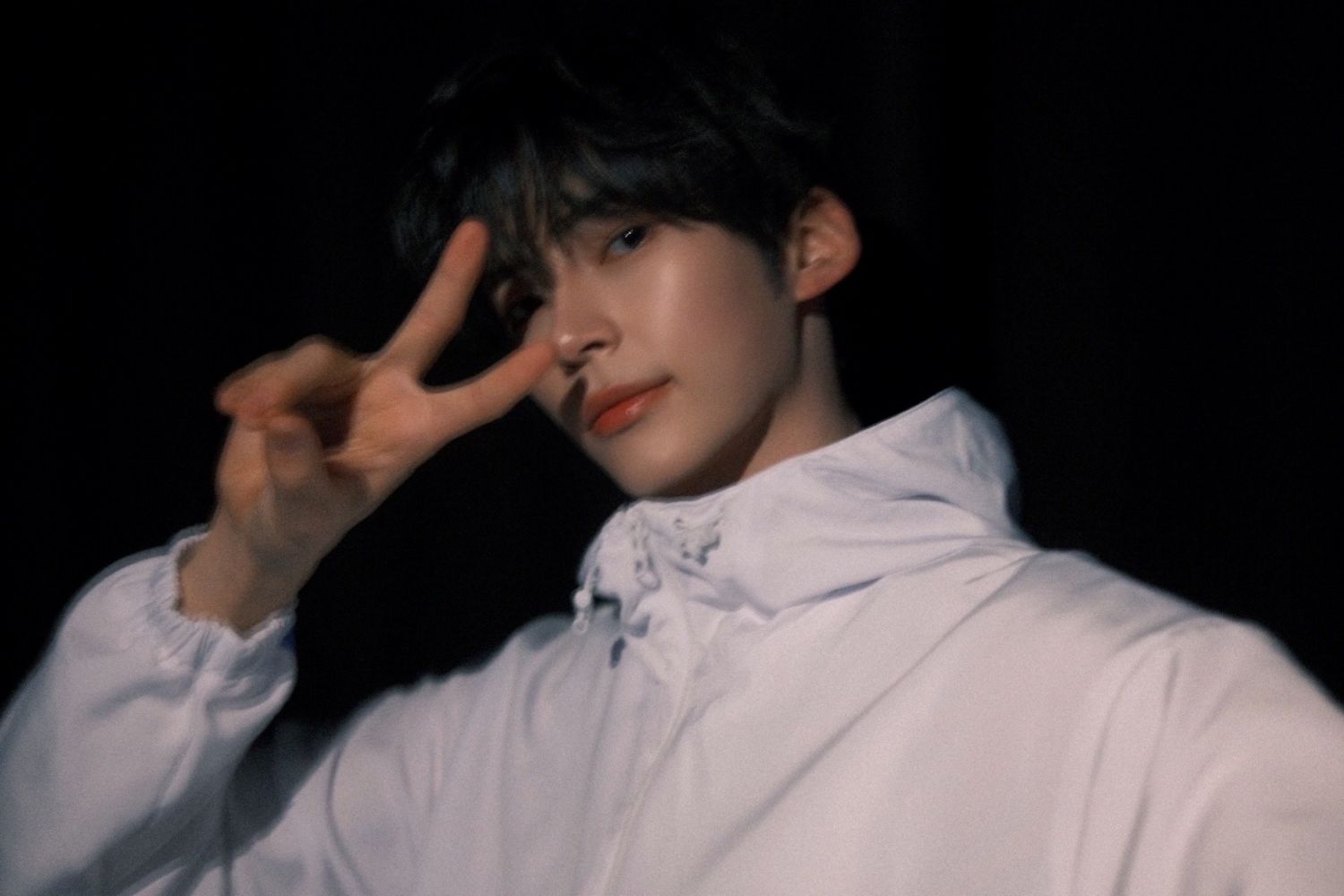 Latest photo of Sung Hanbin (ZEROBASEONE)