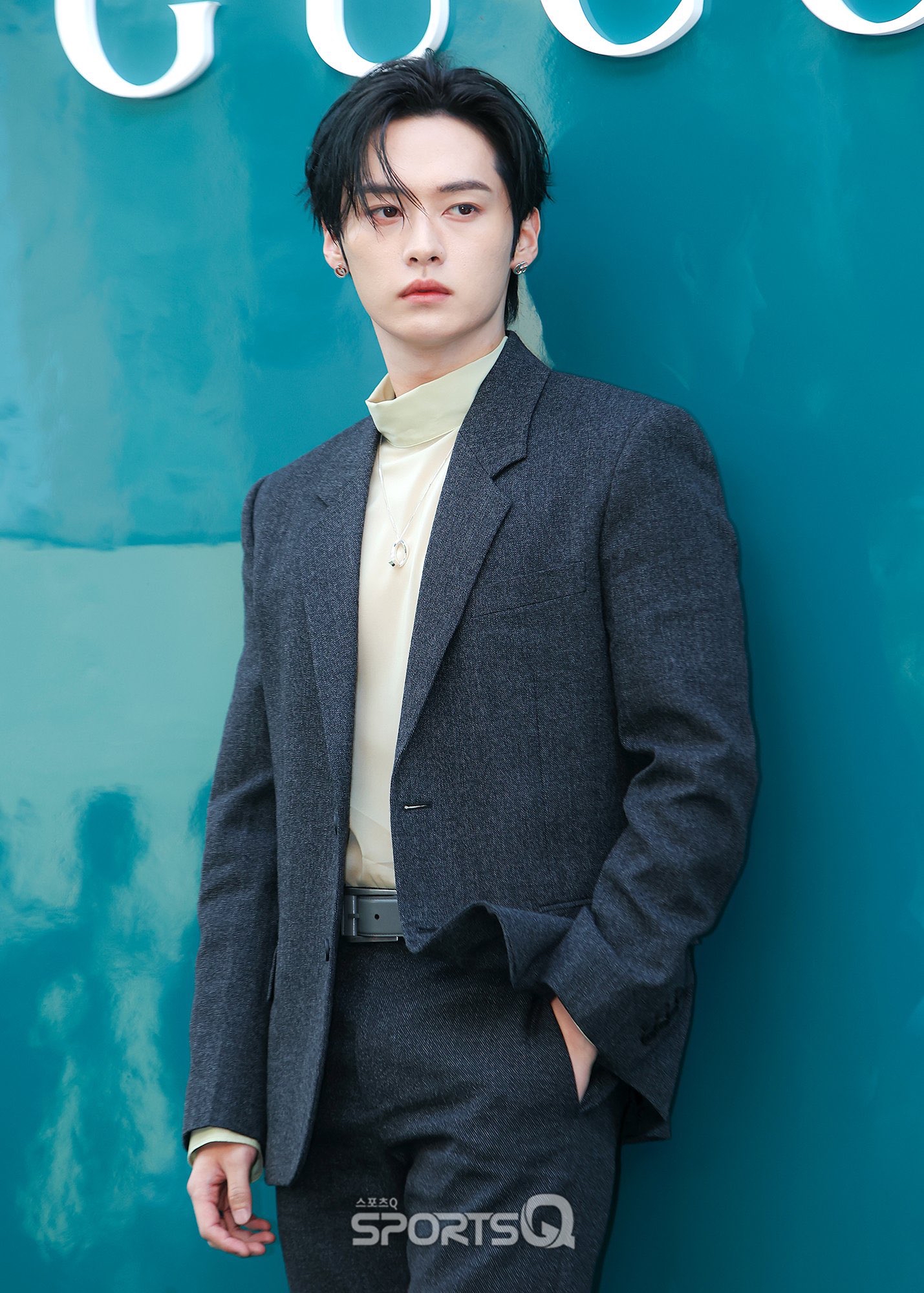 Latest photo of Lee Know (Stray Kids)