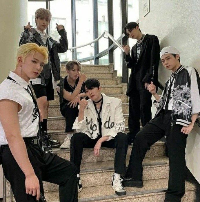 Behind-the-scenes cut of ONEUS