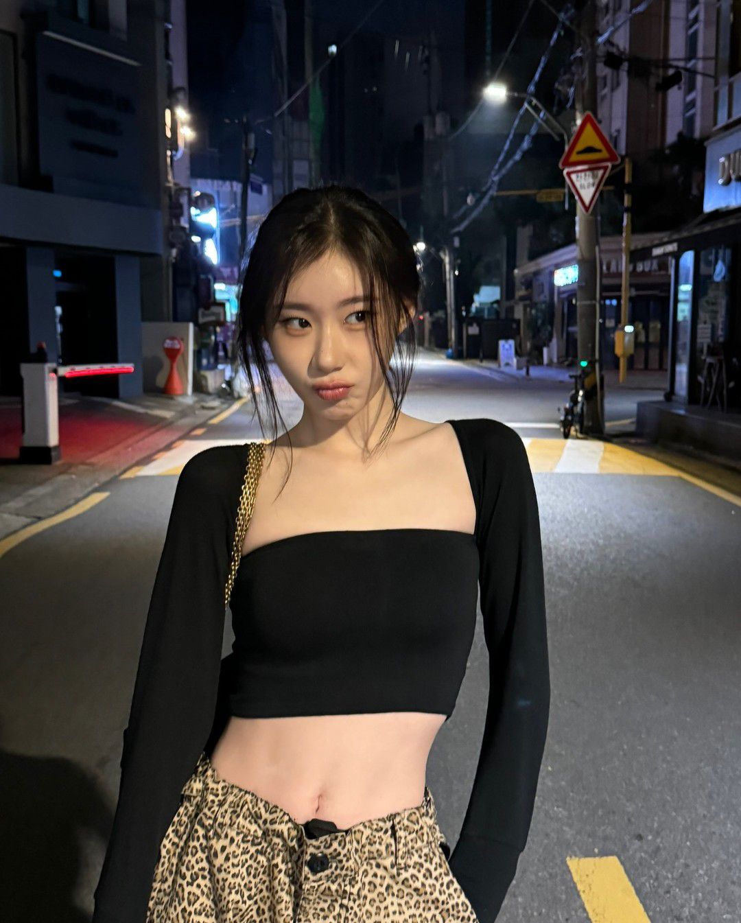 Behind-the-scenes cut of Chaeryeong (ITZY)
