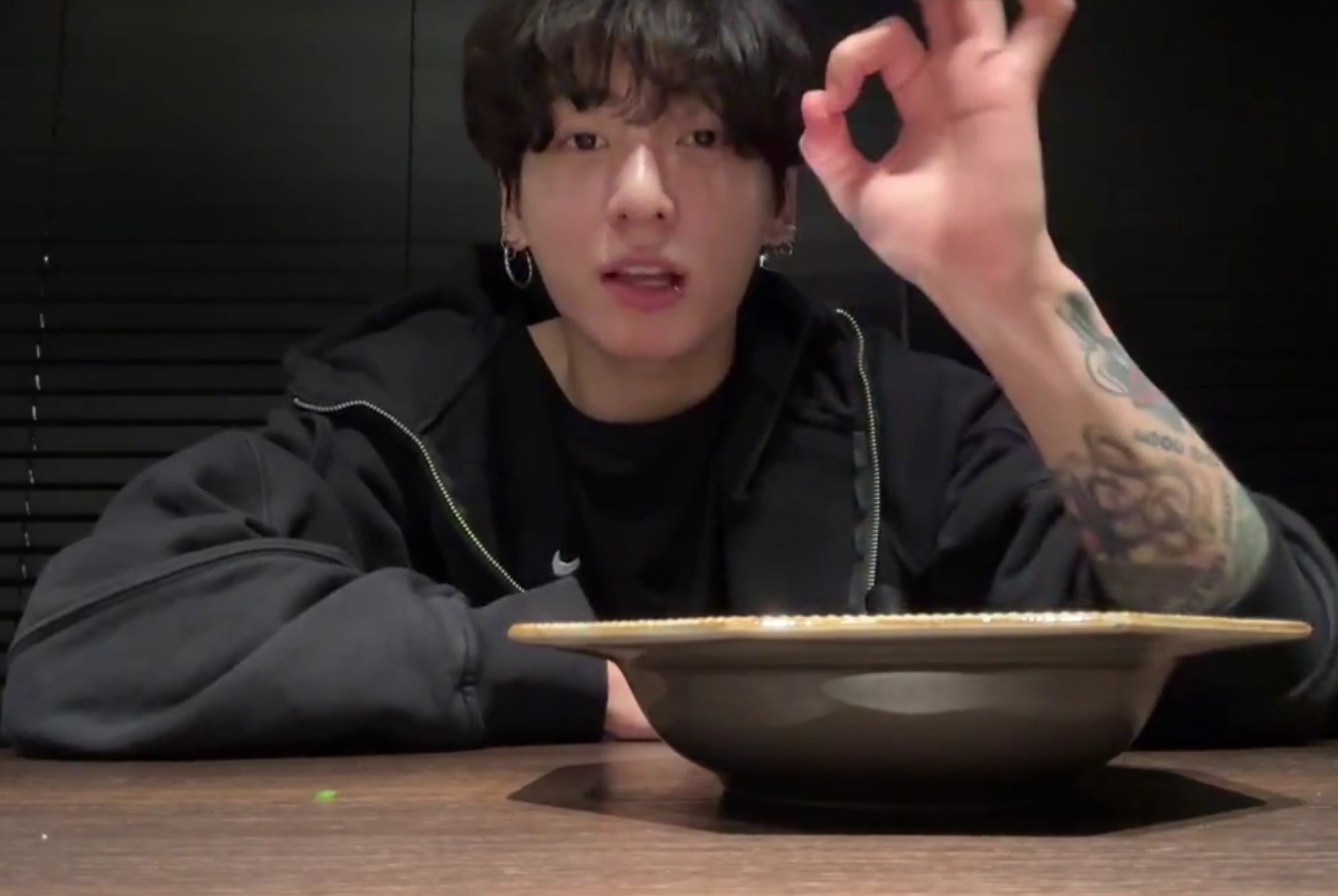 柾國 (防彈少年團)粉絲拍下的瞬間