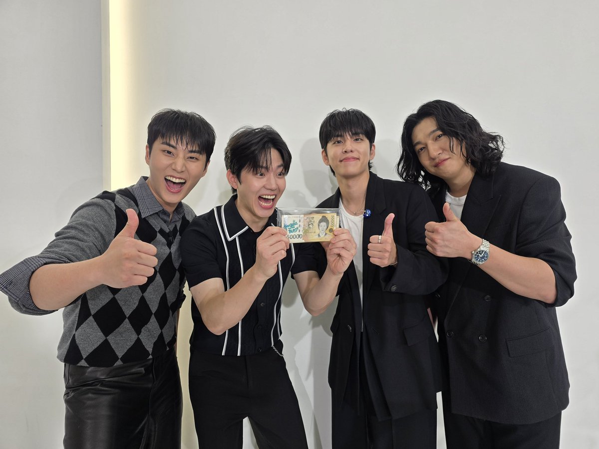 A moment captured by DAY6's fan