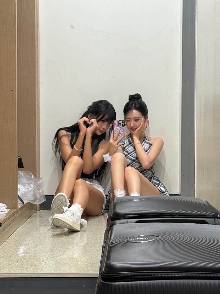 A moment captured by H1-KEY's fan