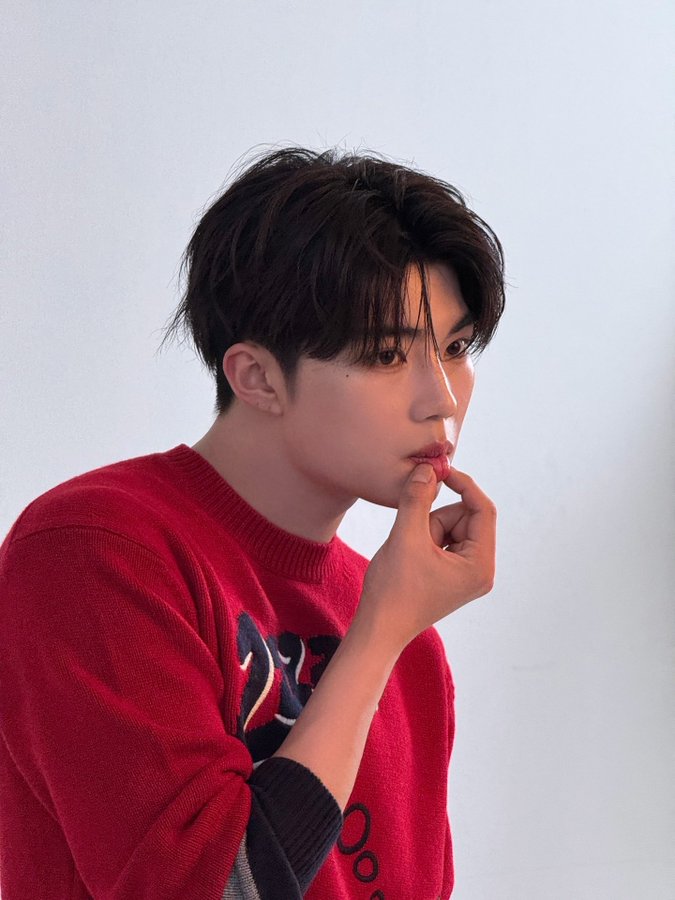 Latest photo of Park Gunwook (ZEROBASEONE)