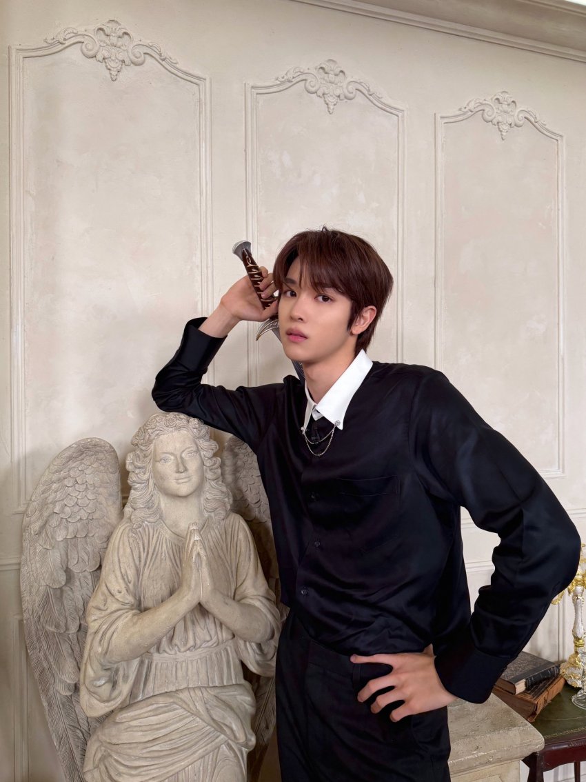 Recent activity shot of Sungchan (RIIZE)