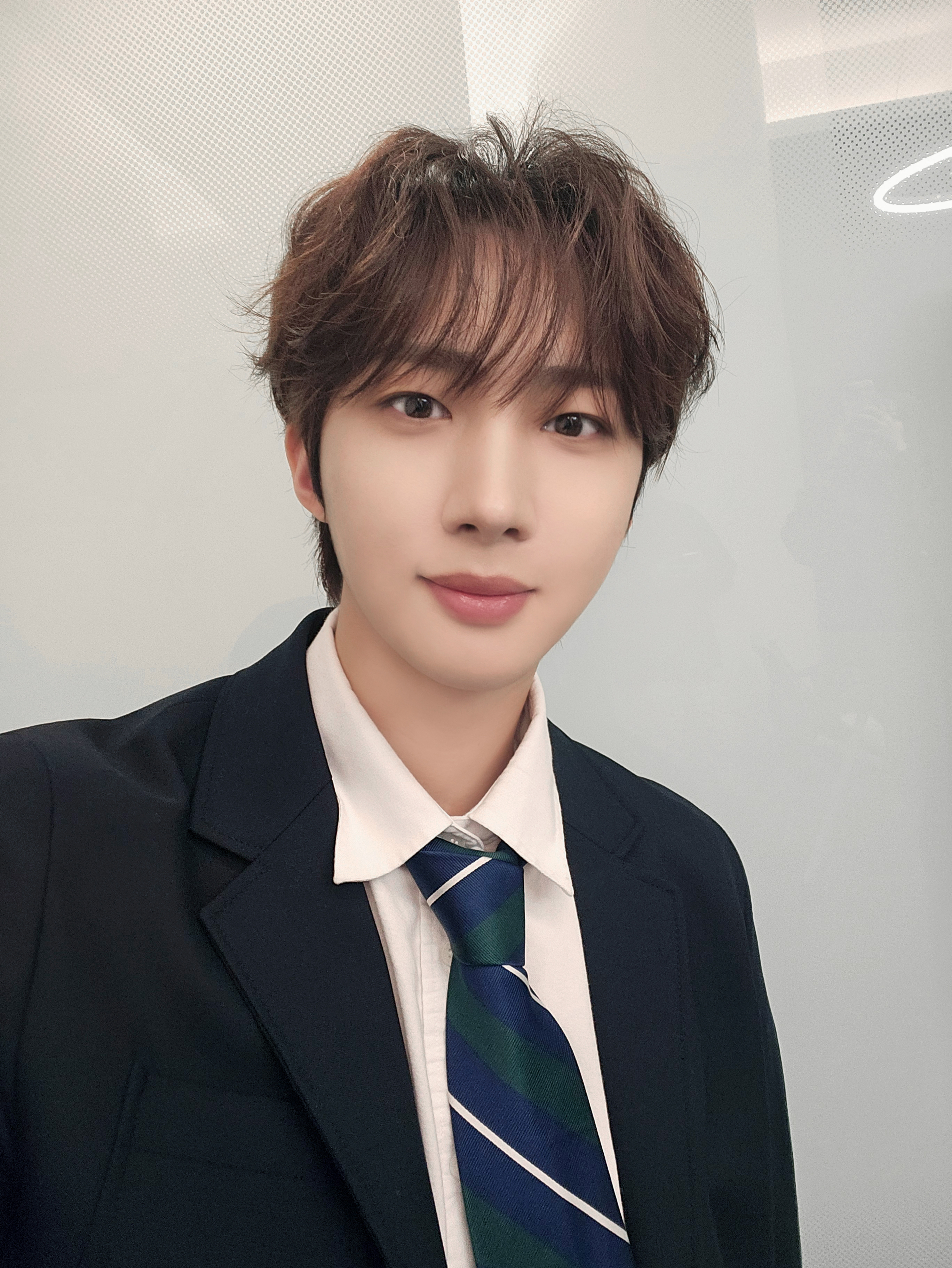 Latest photo of Hui (PENTAGON)