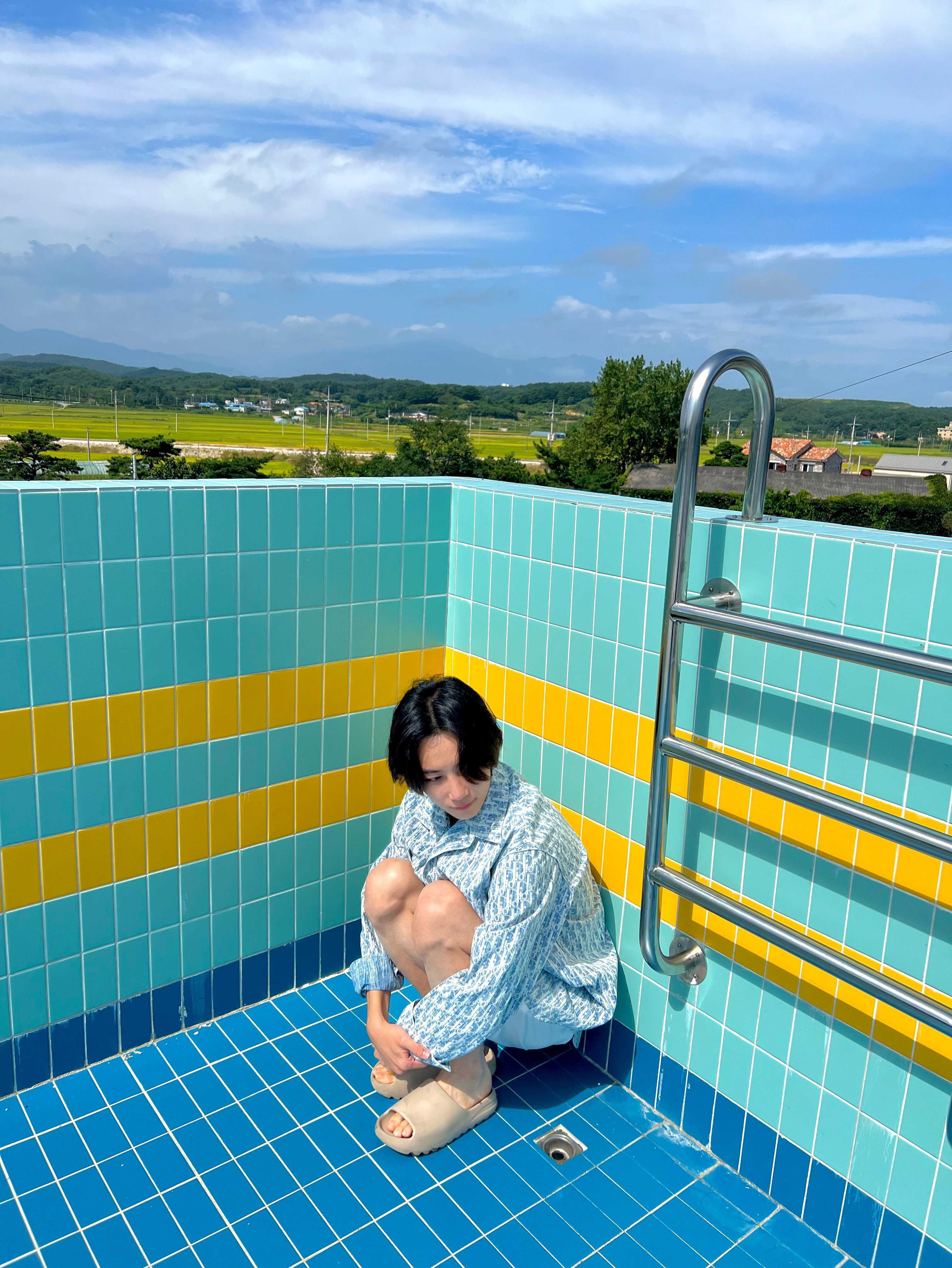 Recent activity shot of Jeonghan (SEVENTEEN)