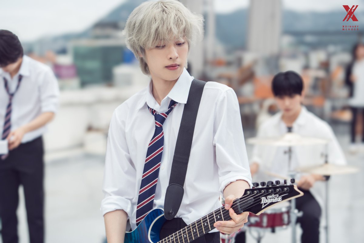 Behind-the-scenes cut of Xdinary Heroes